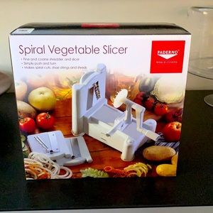 Paderno Spiral Vegetable Slicer from Williams Somoma